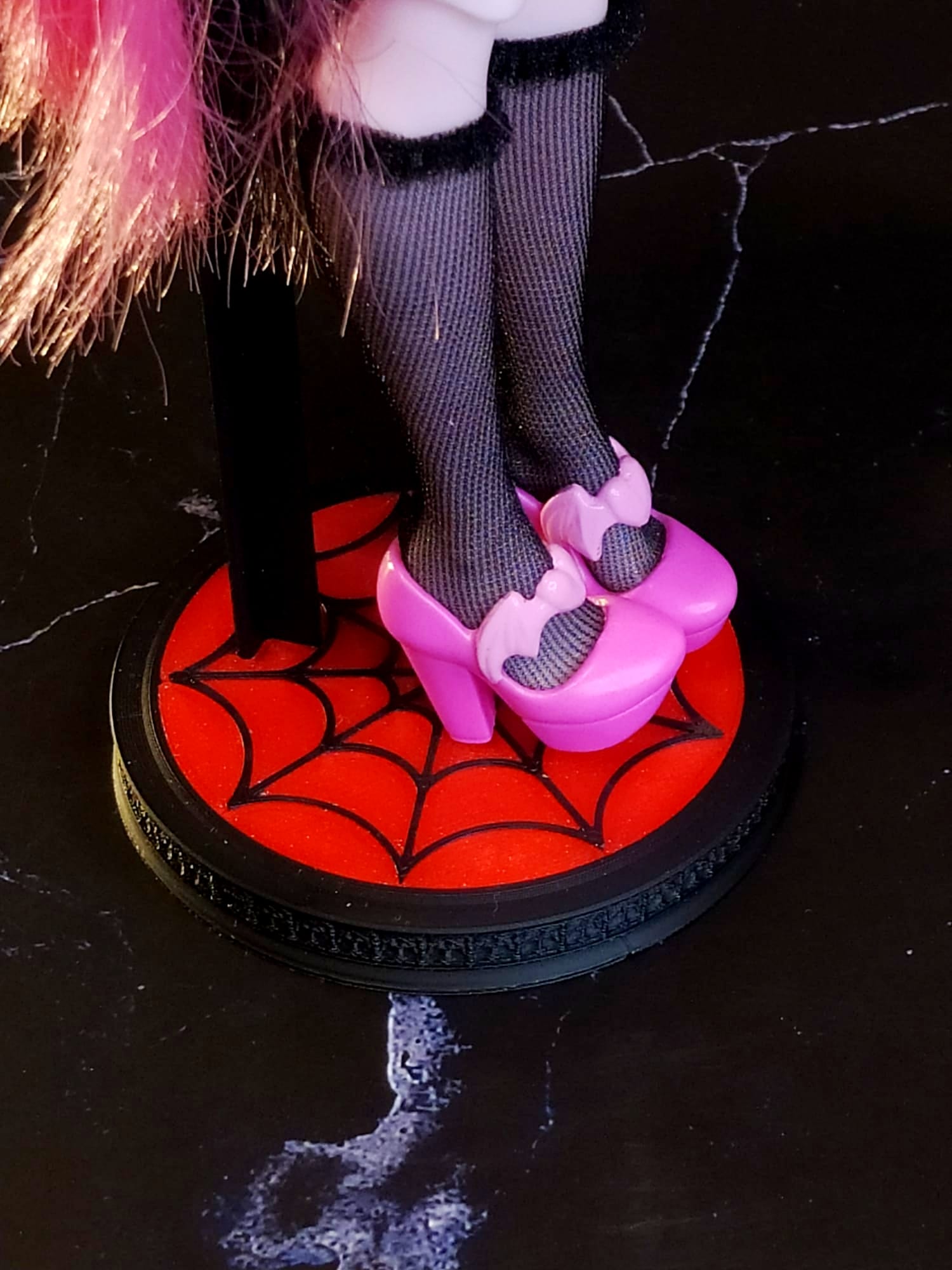 Spider Doll Stand for 1/6 Scale Dolls (11–12”) | Gothic Display Stand with Interchangeable Disc 3D STL Model — view 7
