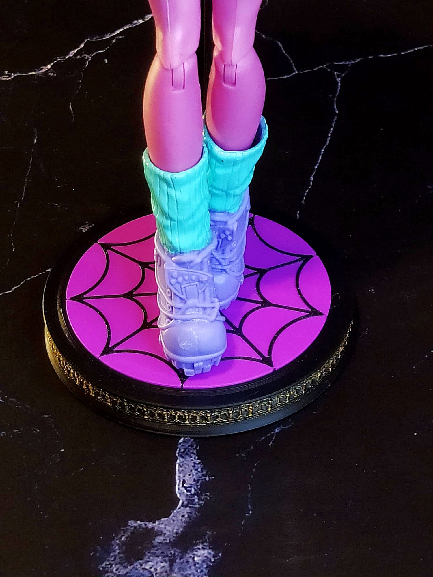 Spider Doll Stand for 1/6 Scale Dolls (11–12”) | Gothic Display Stand with Interchangeable Disc 3D STL Model — view 8