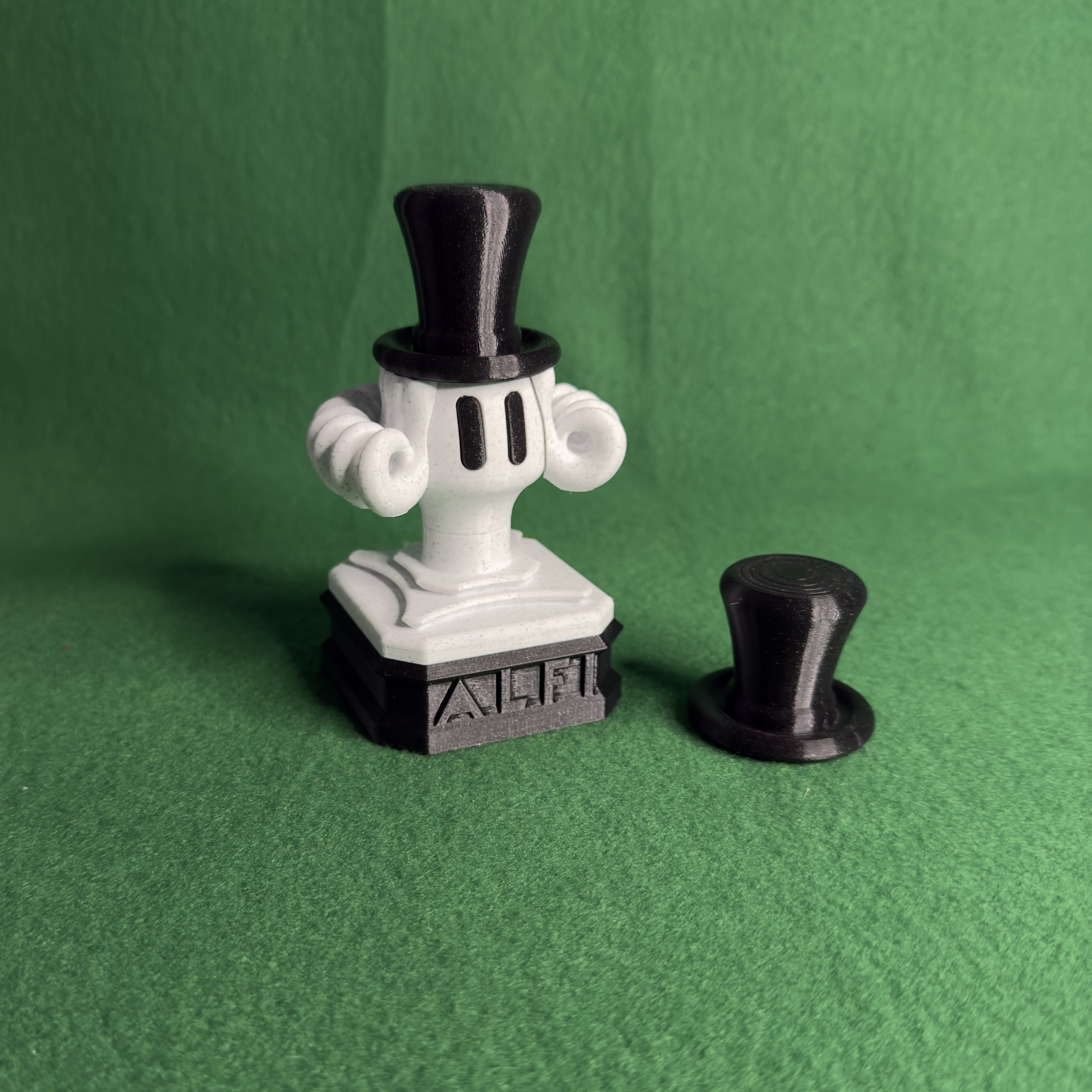 GRANDPA'S SECRET - ARTICULATED TOY WITH HIDDEN CHAMBER 3D 3MF Model — view 2