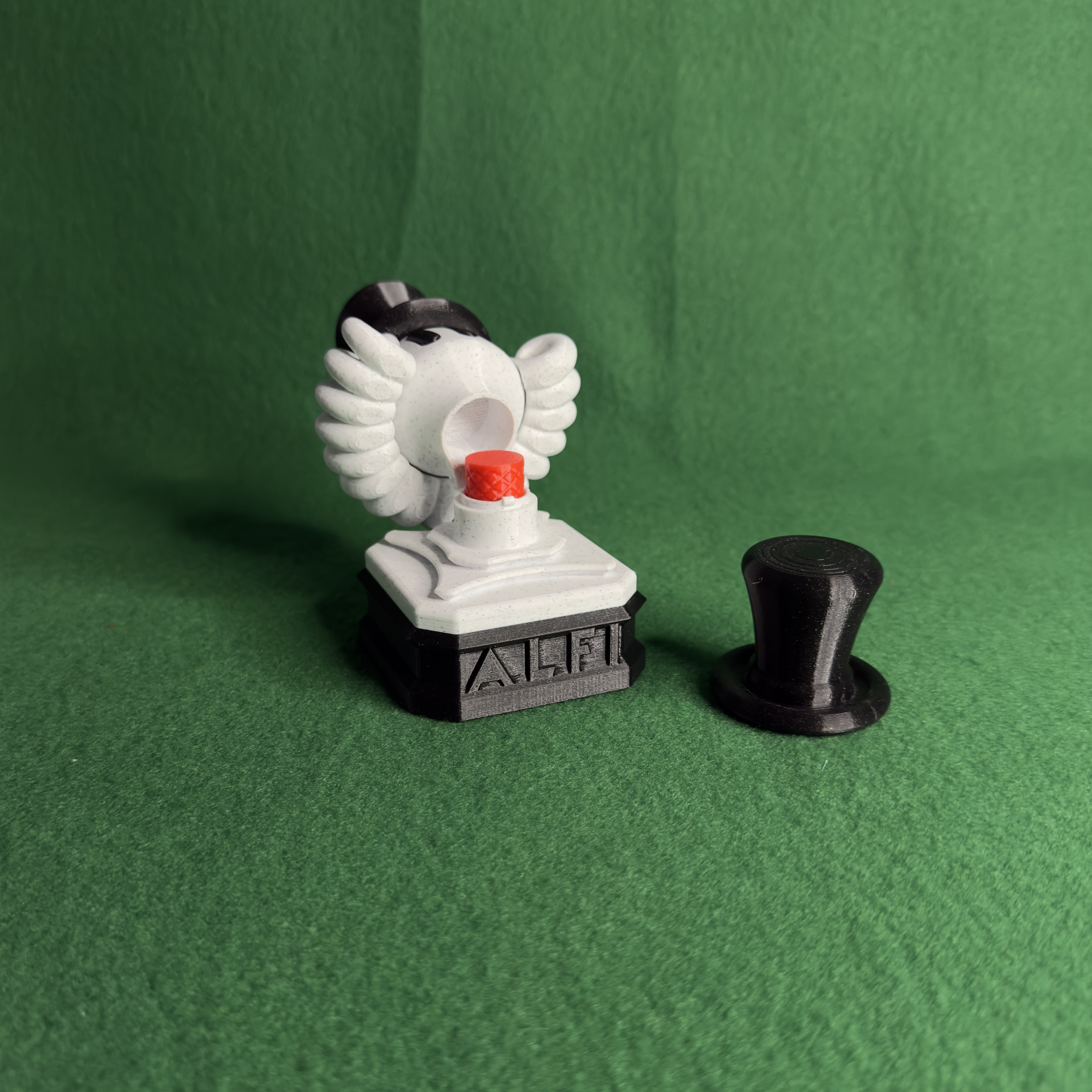 GRANDPA'S SECRET - ARTICULATED TOY WITH HIDDEN CHAMBER 3D 3MF Model — view 3