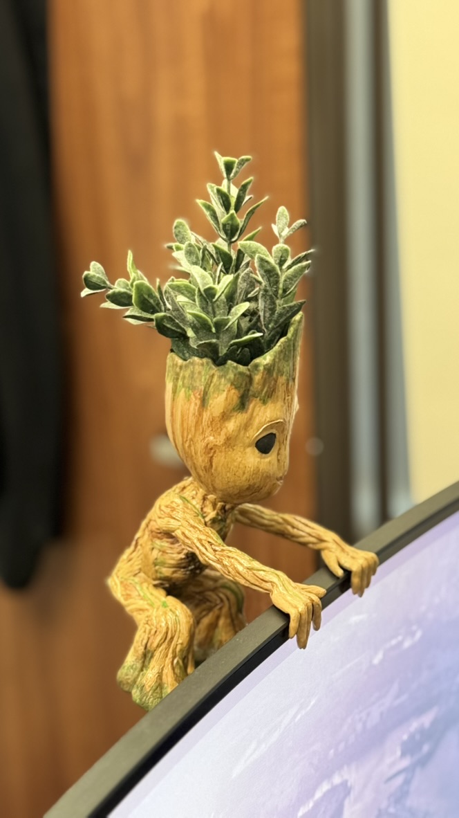Groot-Inspired Monitor Hugger 3D STL Model