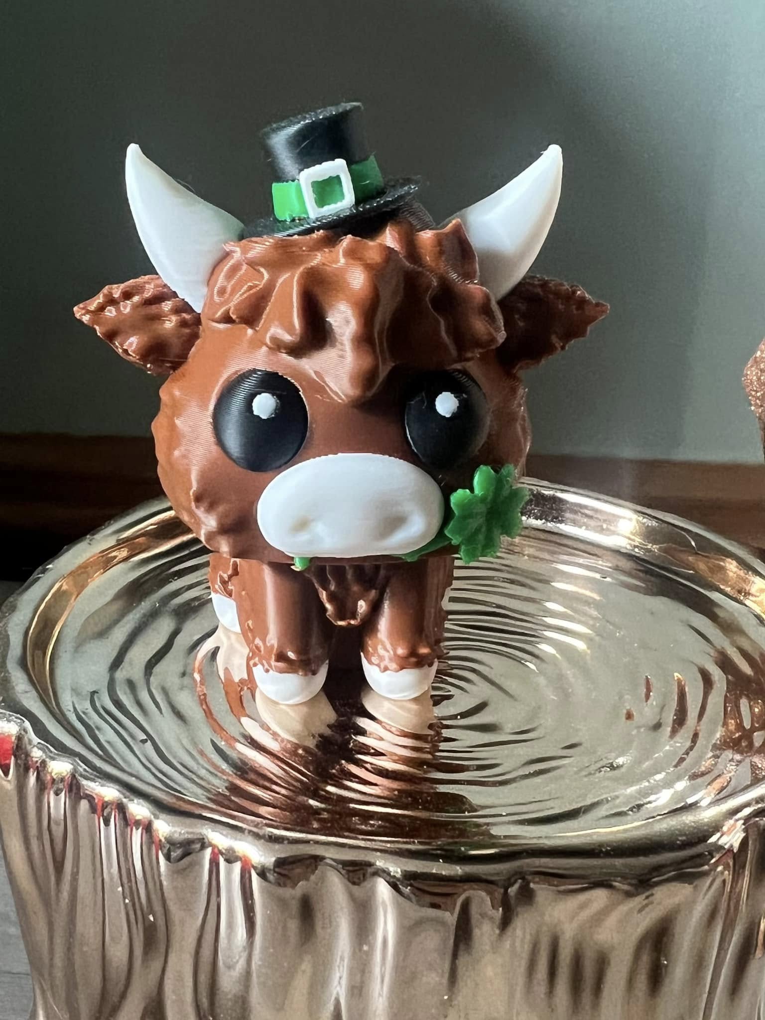 Lucky Shamrock Highland Cow Bobblehead 3D 3MF Model
