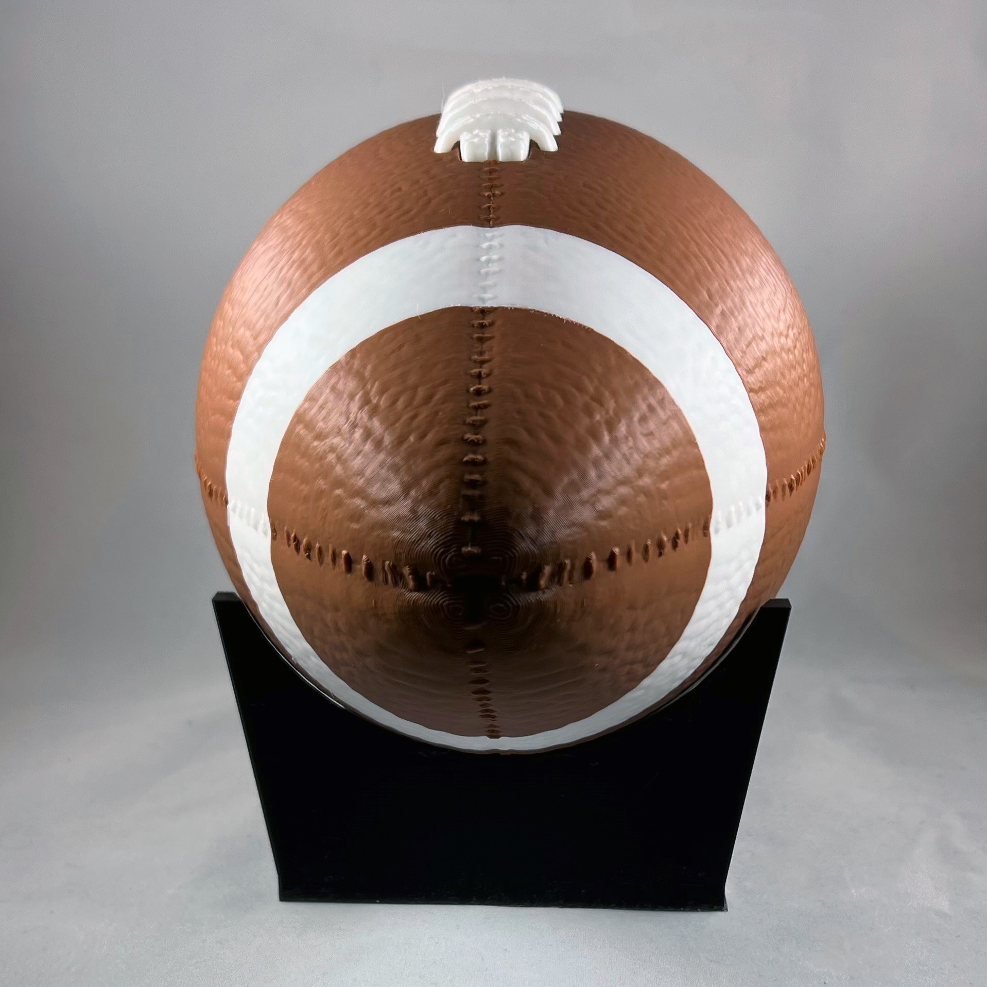 Life-Size Realistic Football and Stand STL Files - NO AMS - COMMERCIAL LICENSE 3D Model